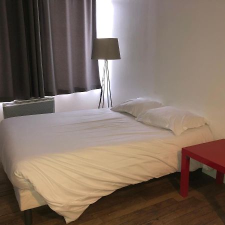 佩罗讷索姆旅馆公寓式酒店 外观 照片