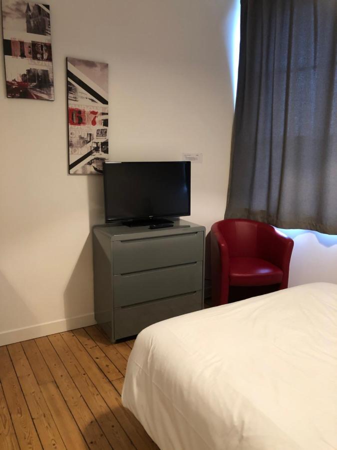 佩罗讷索姆旅馆公寓式酒店 外观 照片